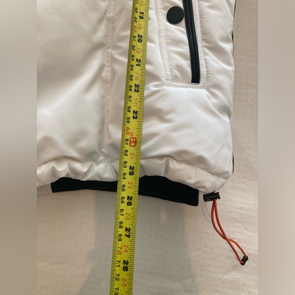 NEW-White Fur-Trimmed Winter Jacket
by Chillax - Picture 9 of 15